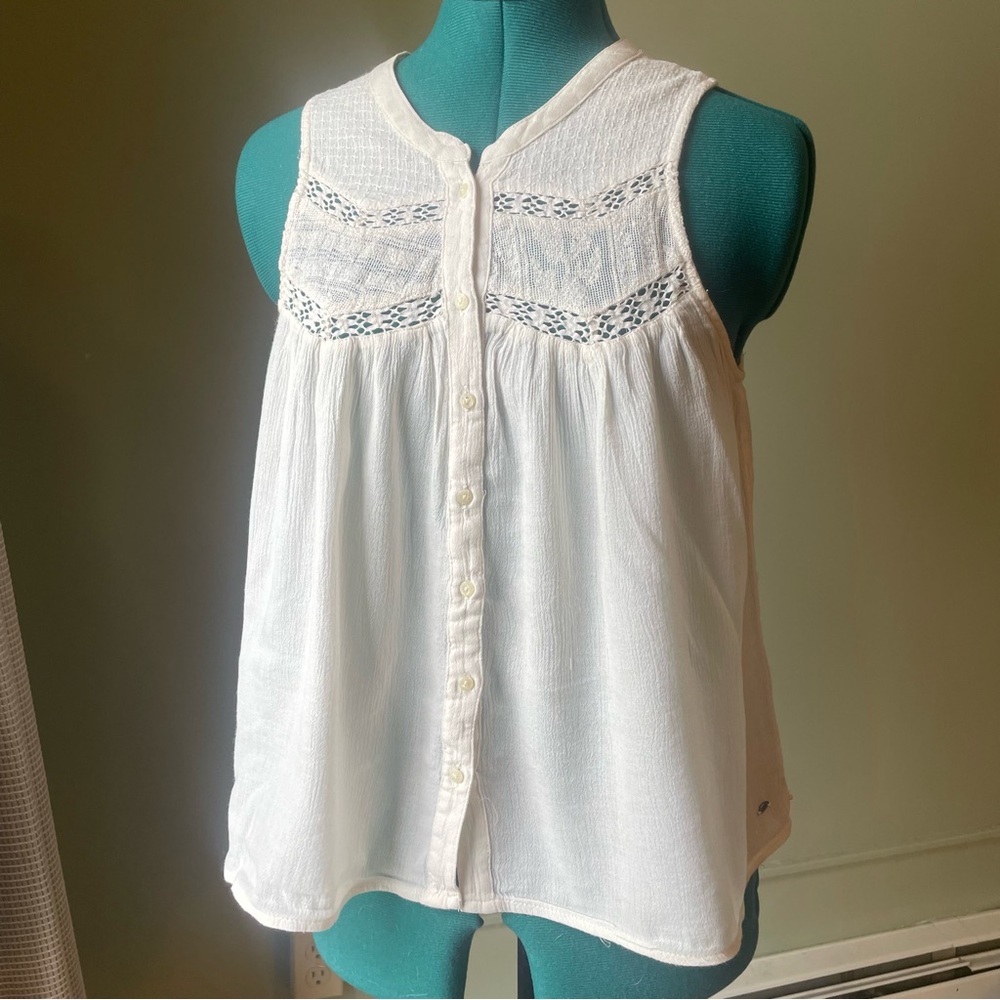American Eagle Outfitters White Buttoned Relaxed Blouse